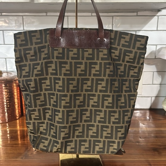 Fendi zucca folding tote shopper. Nylon and leather. 71156101992 - Picture 6 of 15